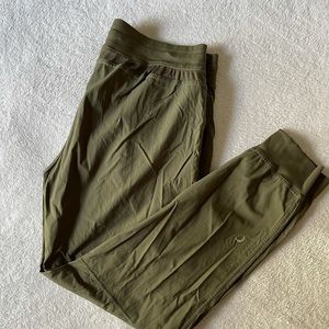 XL Zyia Trail joggers- olive